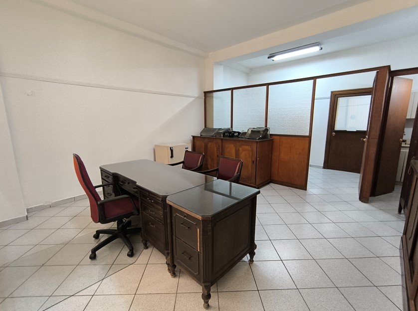 Alquiler Oficina 50 mts2 – Edificio Banco de Bogotá – Plaza de Caicedo