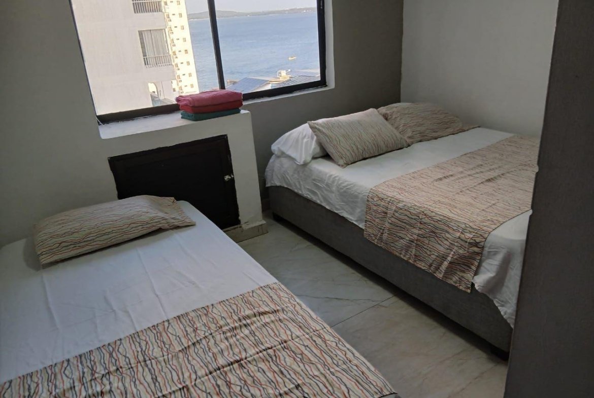 Apartamento dúplex en venta en Cartagena, Edificio Marina del Rey, sector El Laguito