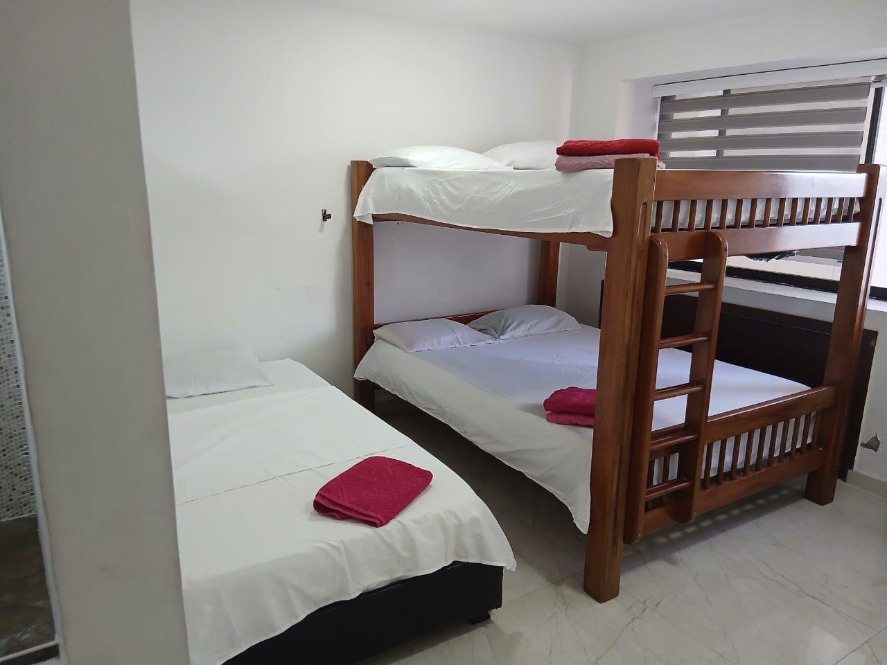 214465-271286-1778934929889710 Apartamento dúplex en venta en Cartagena, Edificio Marina del Rey, sector El Laguito