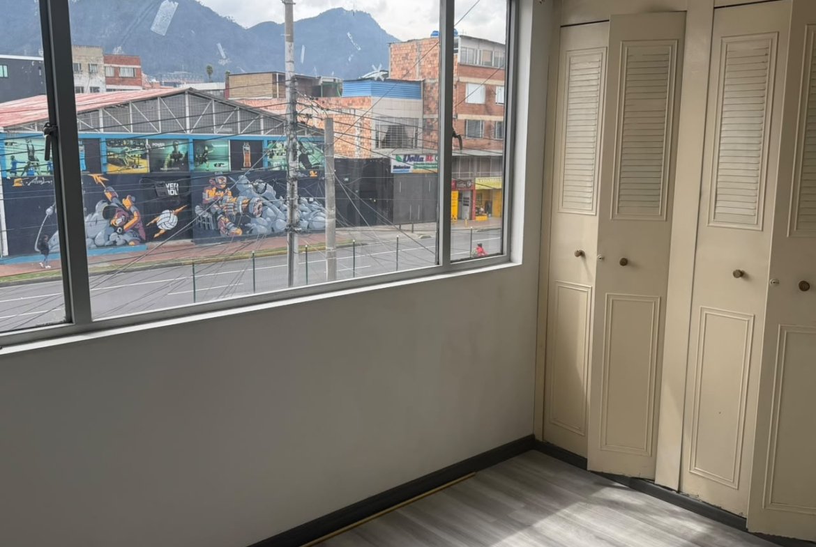 Apartamento en arriendo en bogotá, barrio santa sofía cercano a El Polo y Los Alcázares.