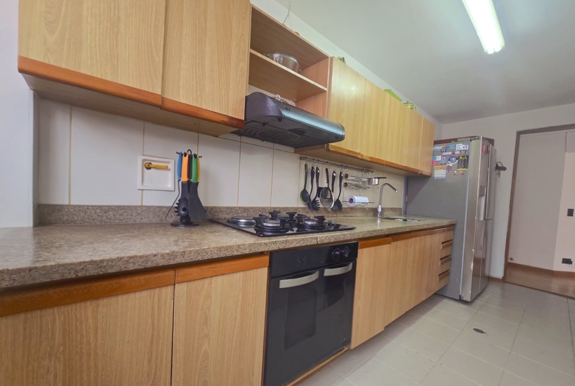 Apartamento en venta en Loma de los Bernal, Medellín