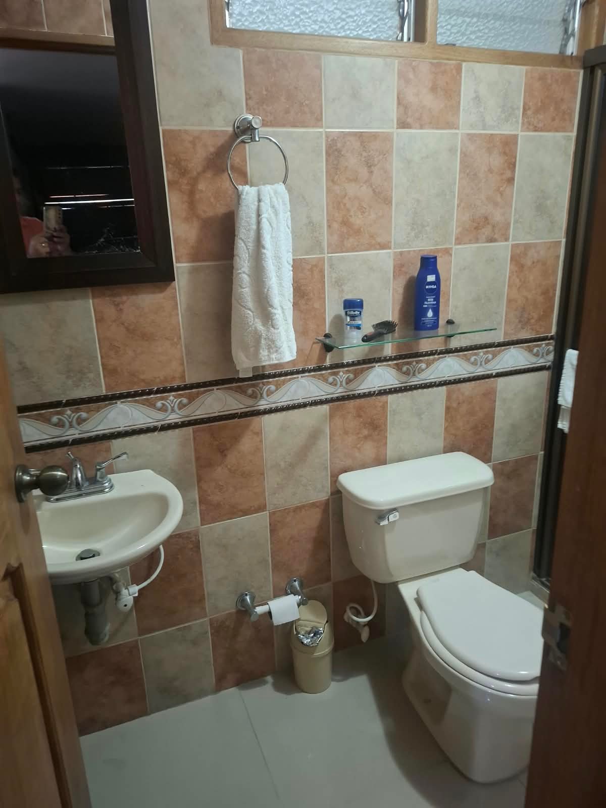 314202-454753-1124618537185578 Casa unifamiliar de tres niveles en Villa Manuela, Rionegro, Antioquia.