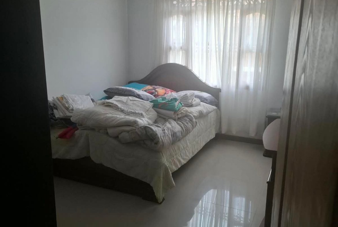 Casa unifamiliar de tres niveles en Villa Manuela, Rionegro, Antioquia.