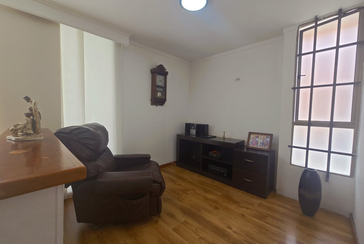 Apartamento en venta en Loma de los Bernal, Medellín