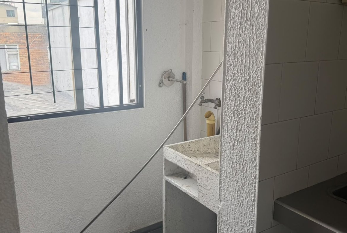 Apartamento en arriendo en bogotá, barrio santa sofía cercano a El Polo y Los Alcázares.