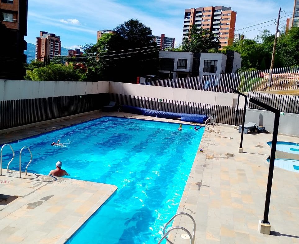 Apartamento ubicado en Los Mesa, Cumbres, Envigado, en unidad completa