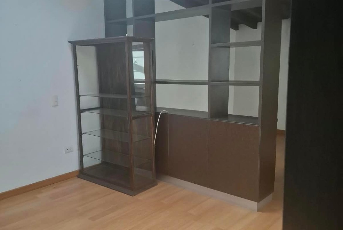 Casa unifamiliar de tres niveles en Villa Manuela, Rionegro, Antioquia.