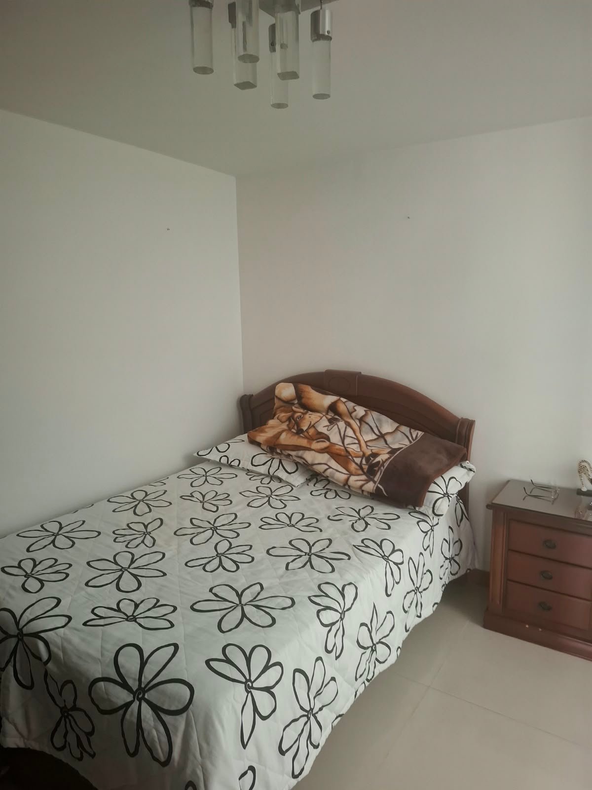 314202-454753-1871938853967495 Casa unifamiliar de tres niveles en Villa Manuela, Rionegro, Antioquia.