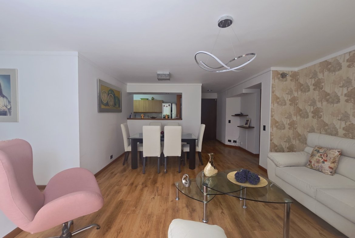 Apartamento en venta en Loma de los Bernal, Medellín