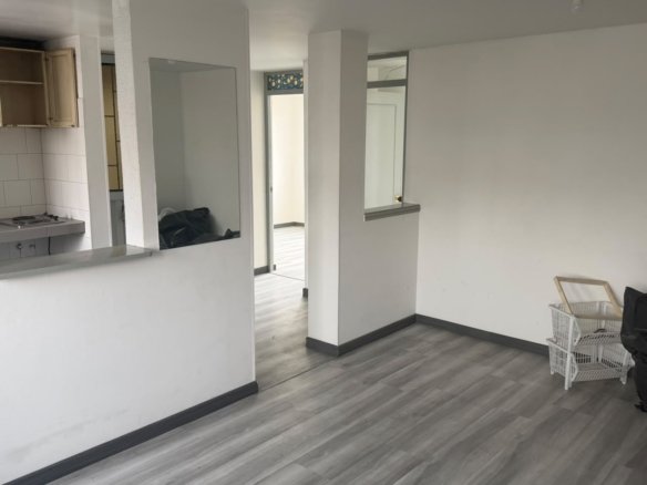 Apartamento en arriendo en bogotá, barrio santa sofía cercano a El Polo y Los Alcázares.