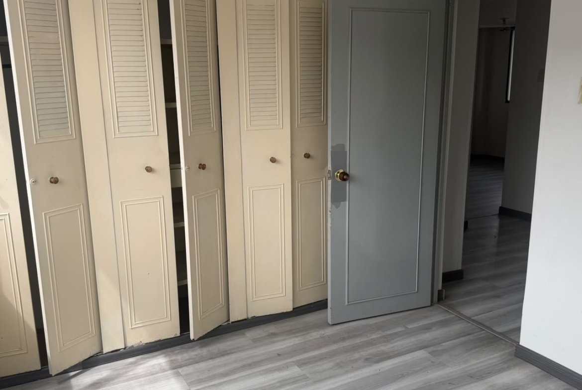 Apartamento en arriendo en bogotá, barrio santa sofía cercano a El Polo y Los Alcázares.