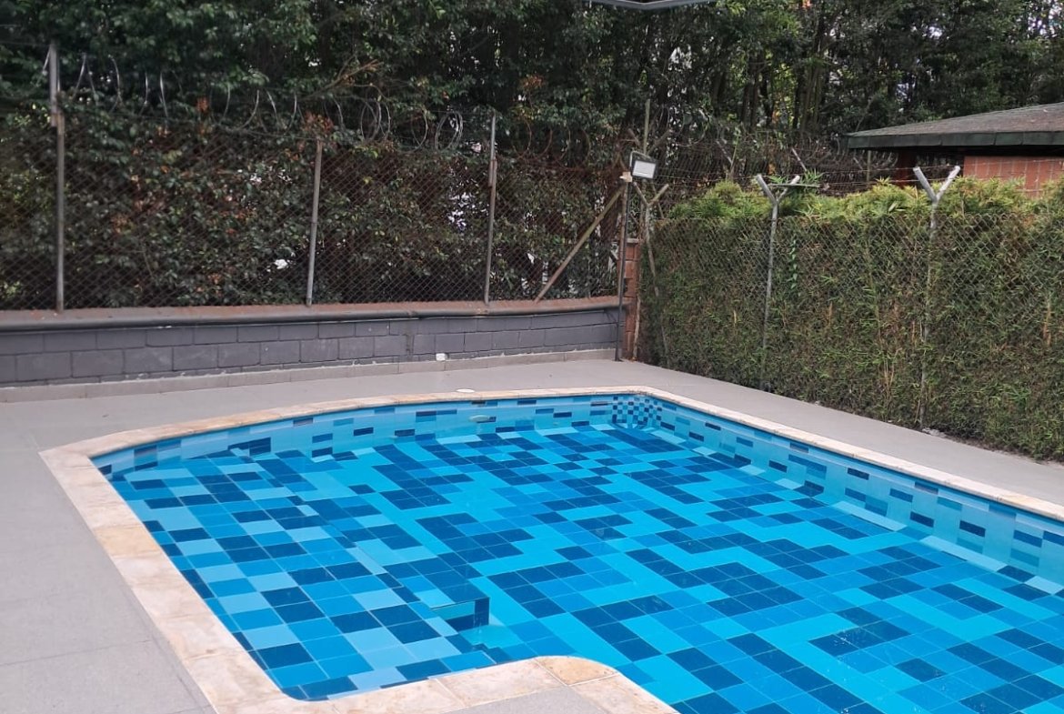 Apartamento en venta en Loma de los Bernal, Medellín
