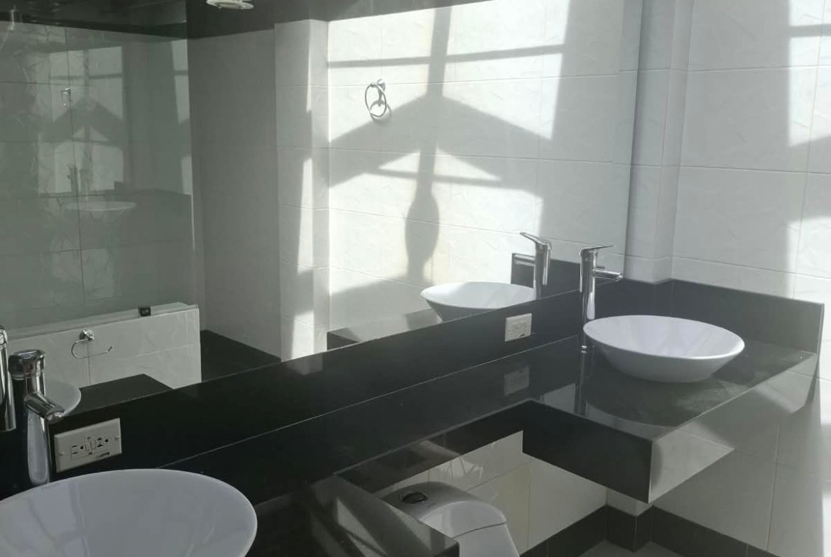 Casa unifamiliar de tres niveles en Villa Manuela, Rionegro, Antioquia.