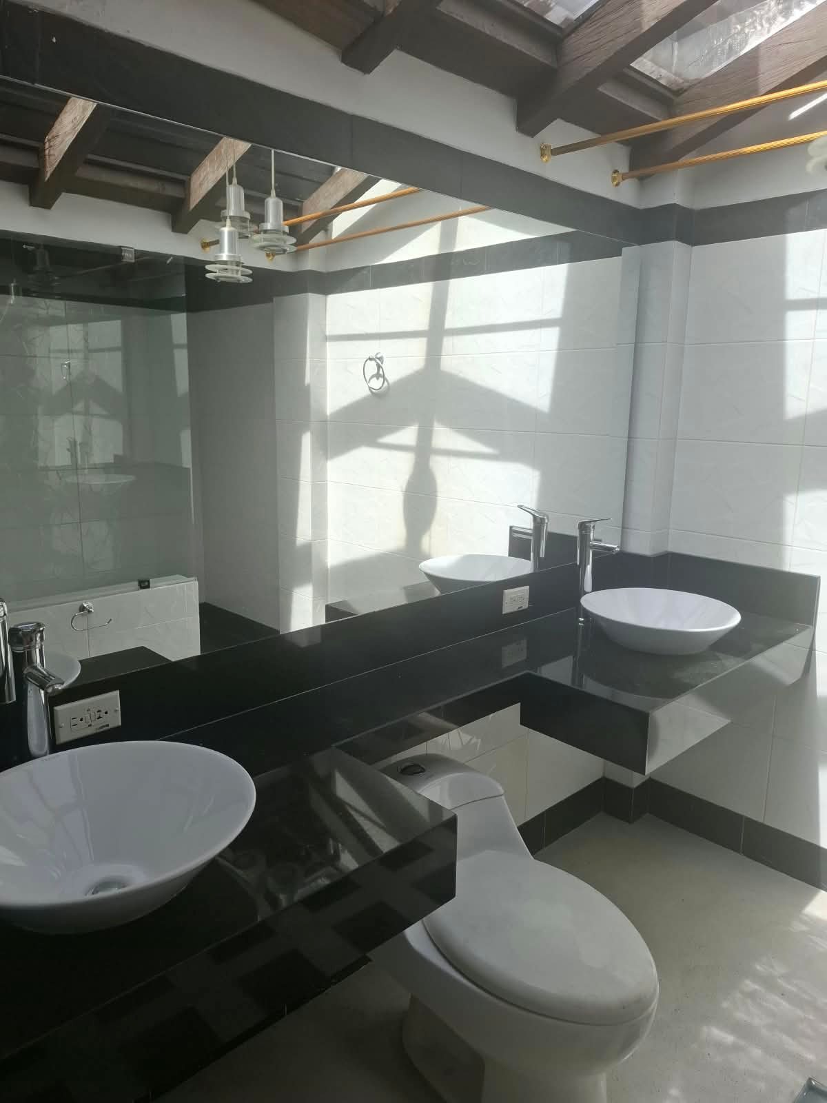 314202-454753-959875797171397 Casa unifamiliar de tres niveles en Villa Manuela, Rionegro, Antioquia.
