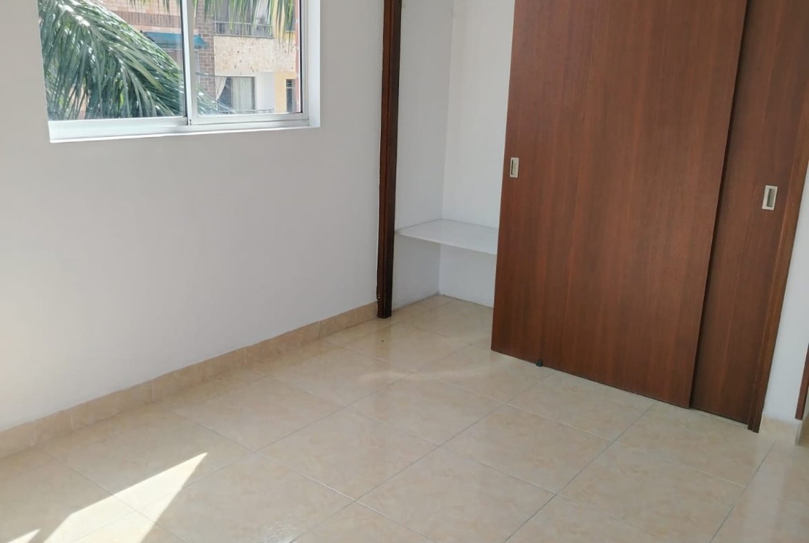 Apartamento en venta en Sabaneta, sector Alcázares