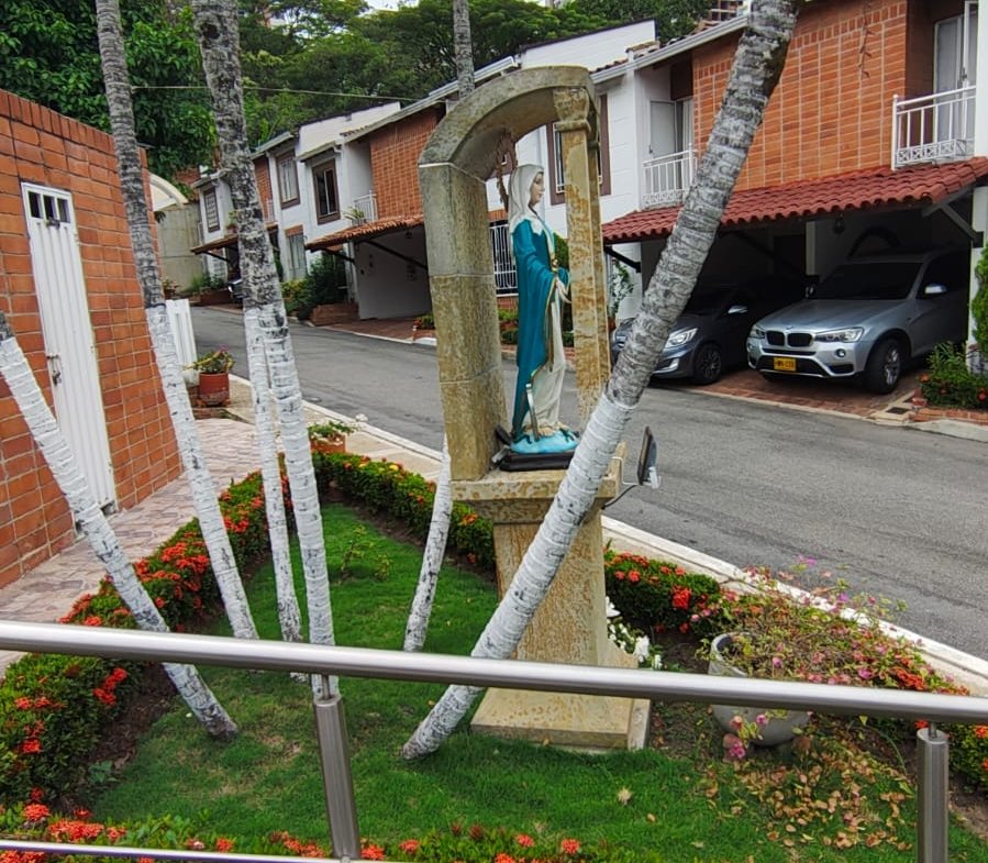 Casa en venta en el conjunto Jardín de Versalles, en Floridablanca