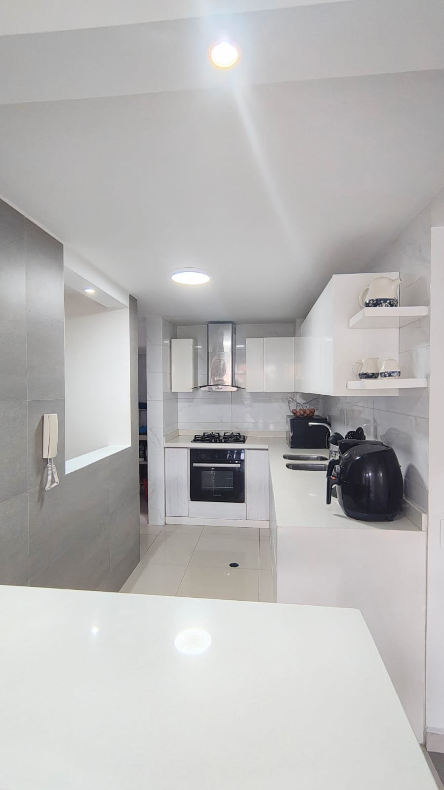 7014438b-290a-4497-8817-162c289d7ab1 Apartamento remodelado en venta en el sector de Versalles, Floridablanca