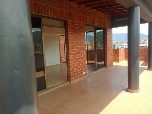Apartamento en Arriendo en Laureles, Medellín
