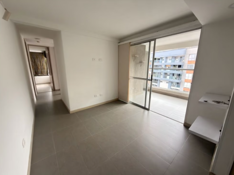 Apartamento en Arriendo en Loma de los bernal, Medellín