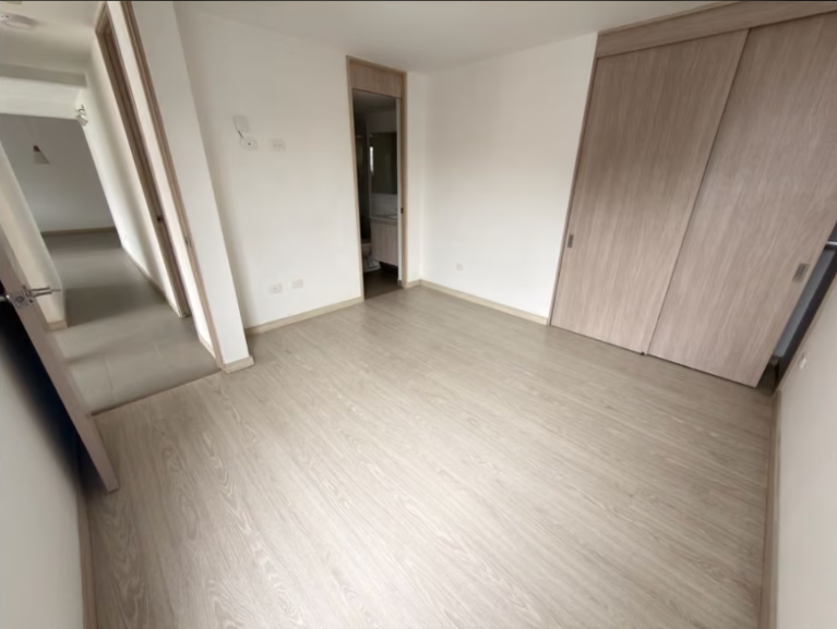Apartamento en Arriendo en Loma de los bernal, Medellín