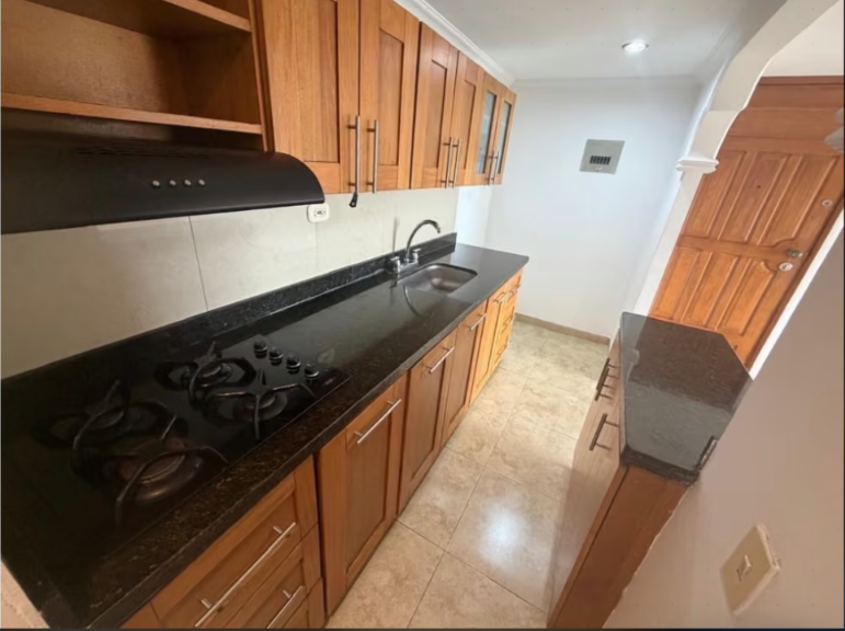 Apartamento en Arriendo en Los colores, Medellín