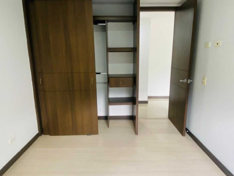 Apartamento en Arriendo en Prados de Sabaneta, Sabaneta