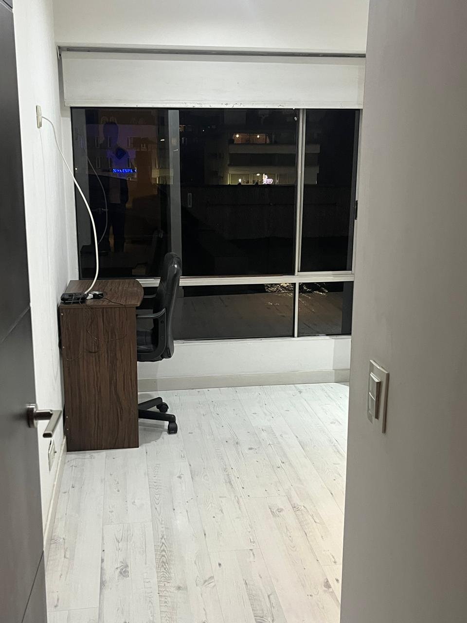 PHOTO-2026-10-12-19-10-19 13 vendo apartamento iluminado dos parqueaderos