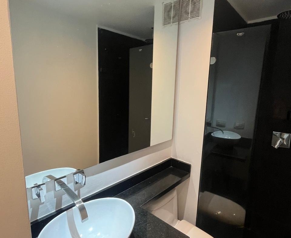 vendo apartamento iluminado dos parqueaderos