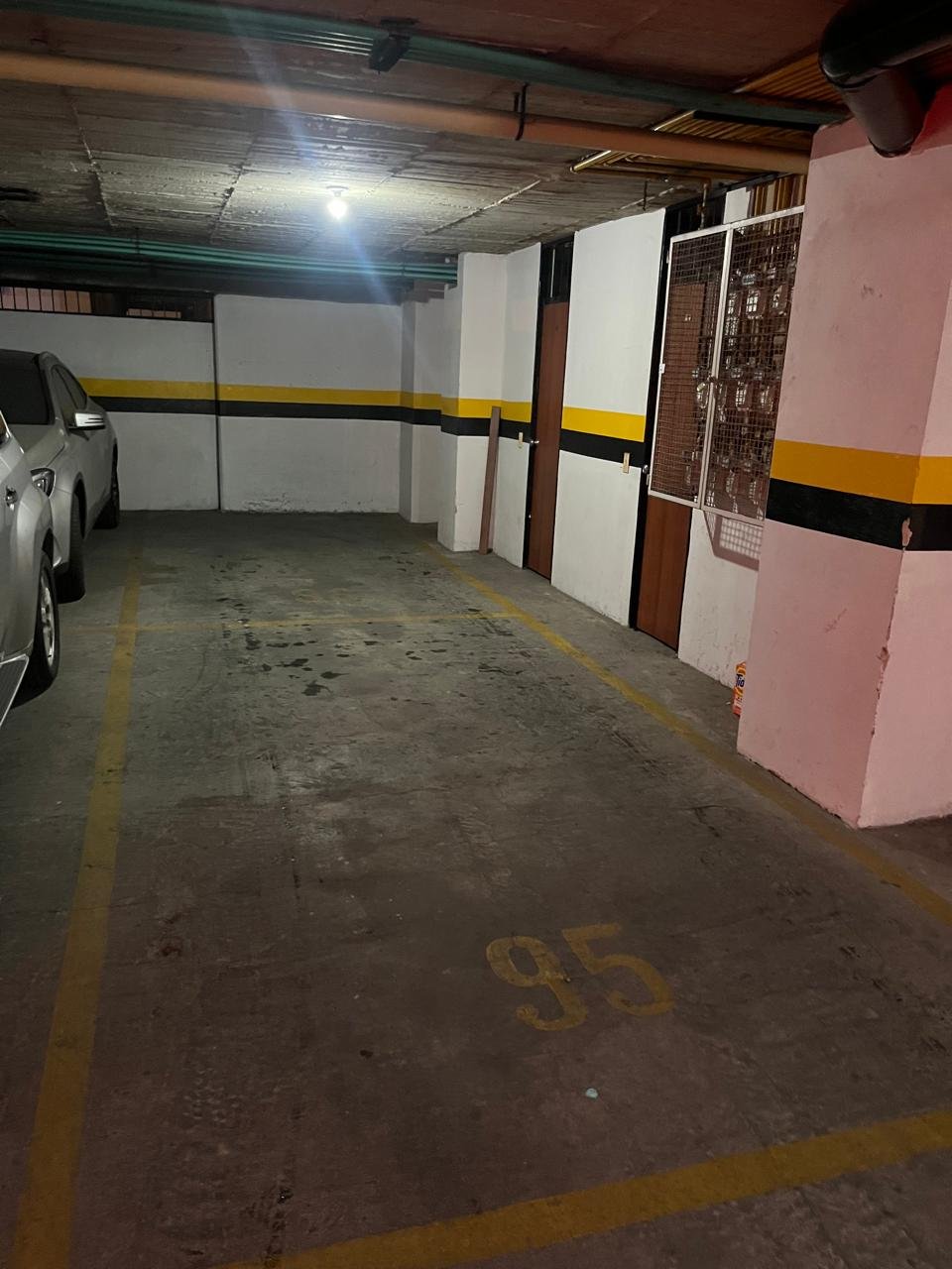 PHOTO-2026-10-12-19-10-19 6 vendo apartamento iluminado dos parqueaderos