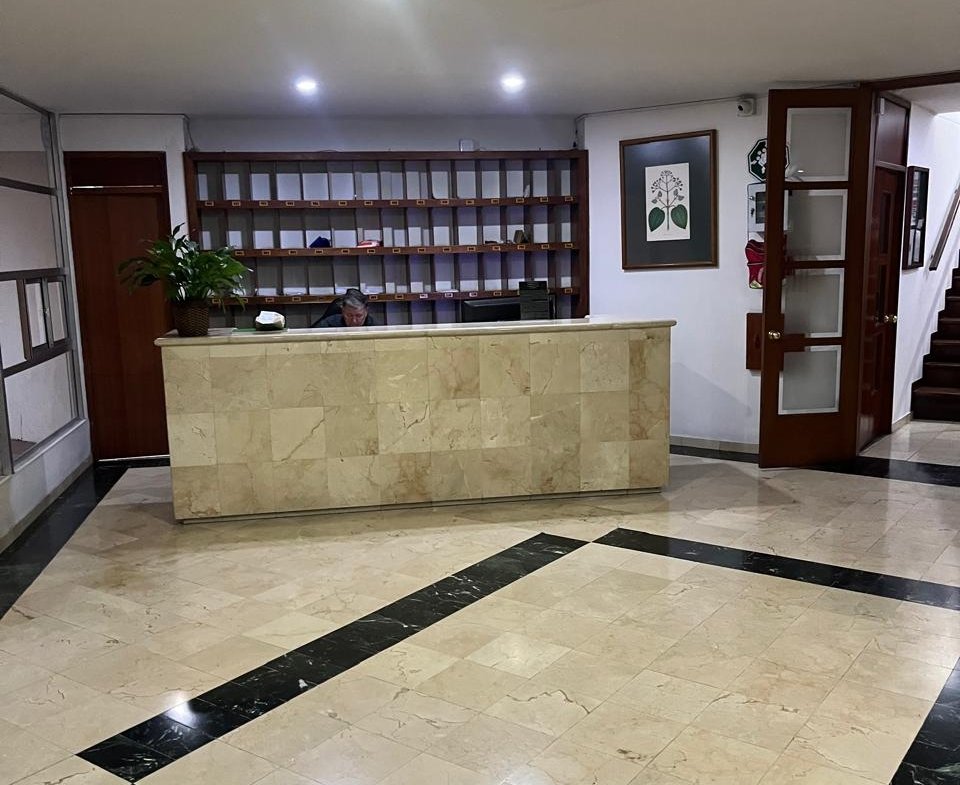 vendo apartamento iluminado dos parqueaderos
