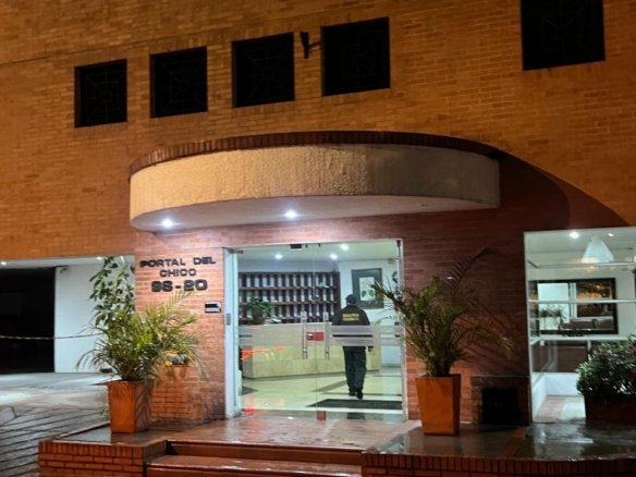 vendo apartamento iluminado dos parqueaderos