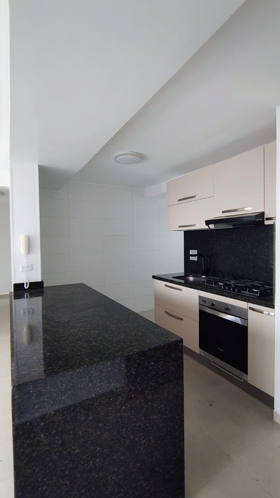 WhatsApp Image 2026-10-16 at 9.19.17 PM Apartamento en venta, Condominio Abadías, Monte Casino, Floridablanca