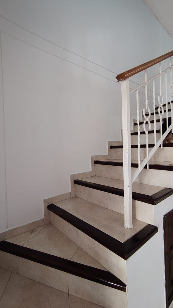WhatsApp Image 2026-10-17 at 12.48.07 PM (2) Casa en venta en Versalles Campestre, Floridablanca