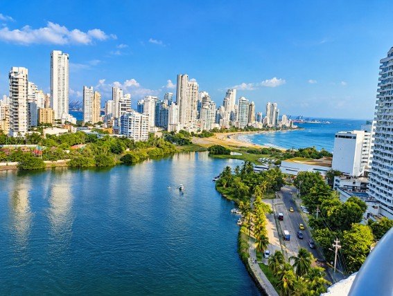 Apartamento dúplex en venta en Cartagena, Edificio Marina del Rey, sector El Laguito