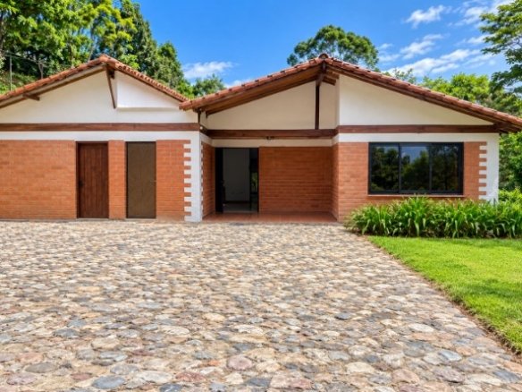 SE VENDE CASA FINCA EN UNIDAD CERRADA, LA ESTRELLA, VEREDA SAN ISIDRO