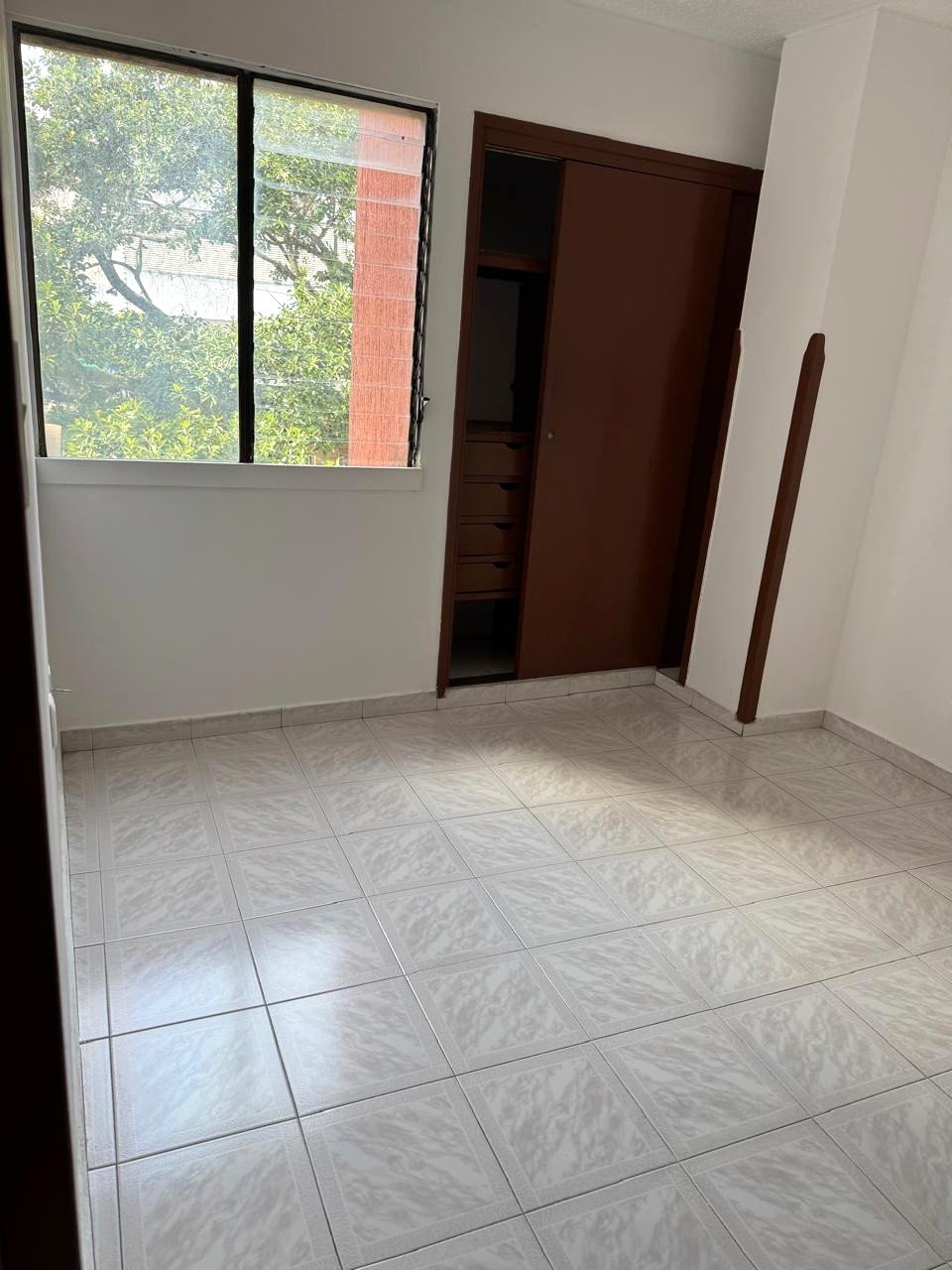 VENDO ESPECTACULAR APARTAMENTO USADO DE CONTADO BOLARQUI