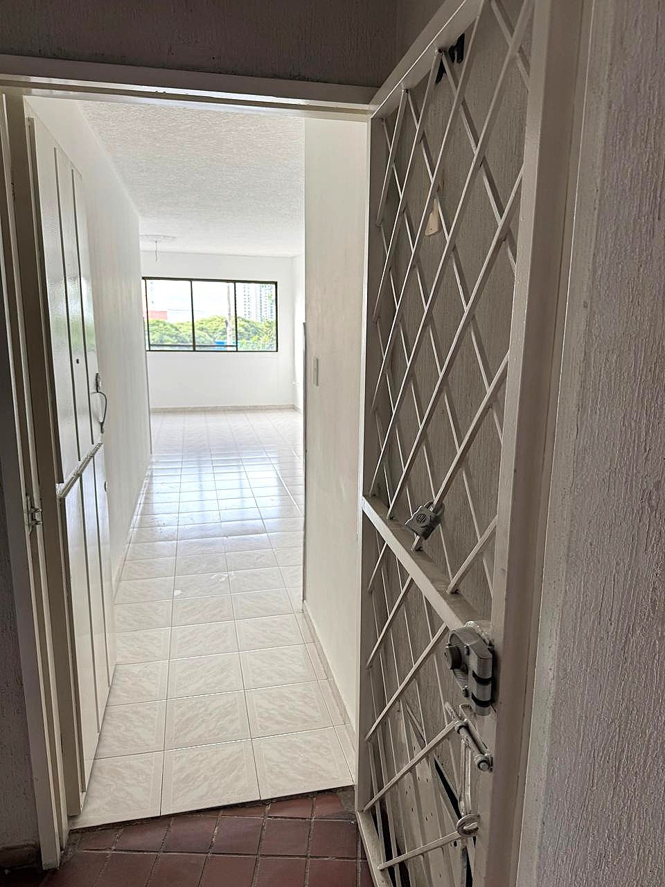 VENDO ESPECTACULAR APARTAMENTO USADO DE CONTADO BOLARQUI