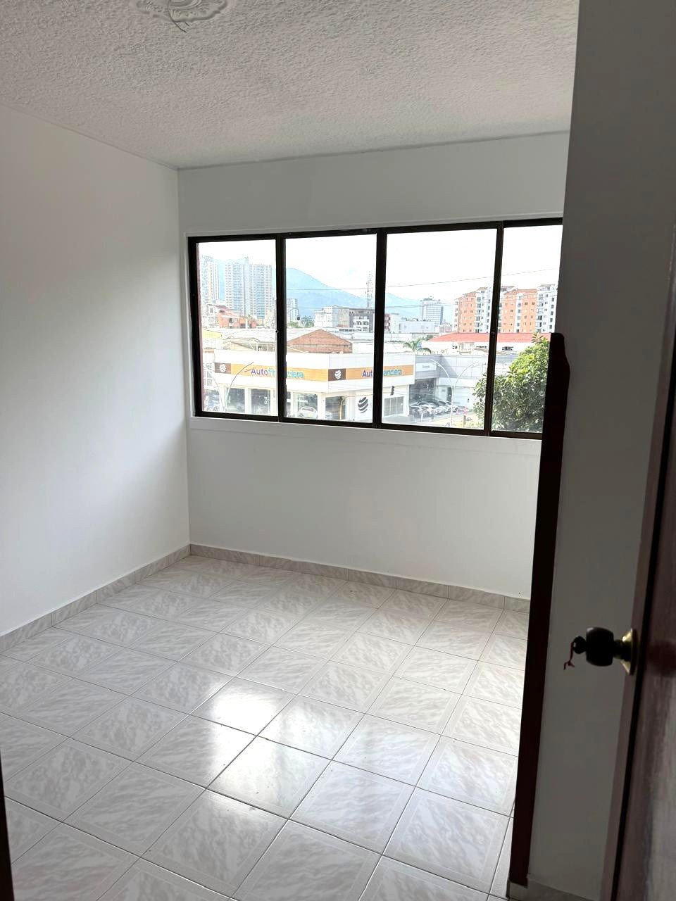 VENDO ESPECTACULAR APARTAMENTO USADO DE CONTADO BOLARQUI